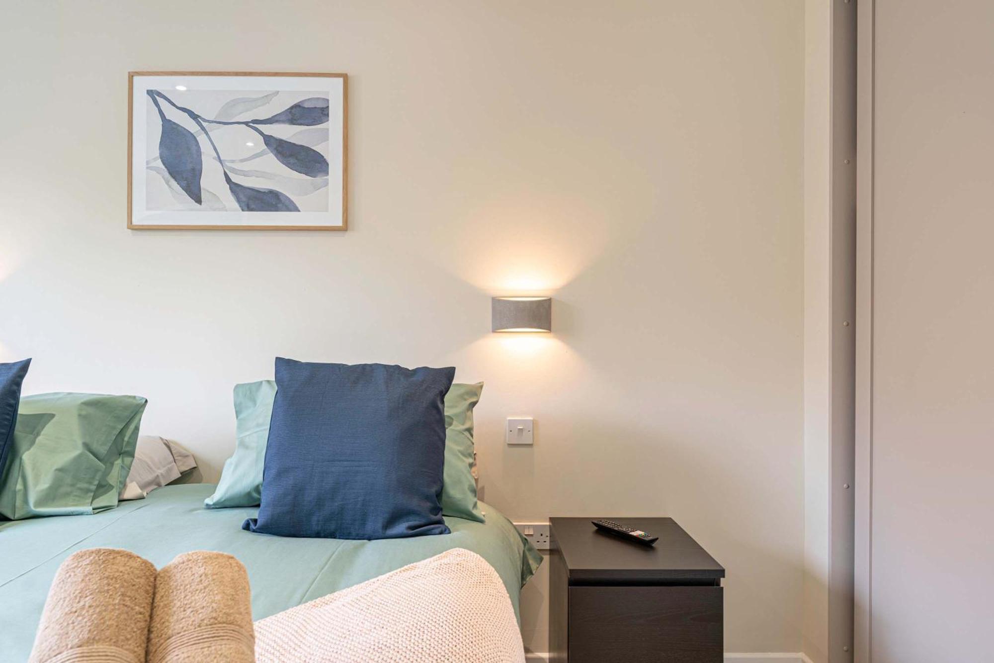 Stylish 2 Bedroom Apartments In Derby Exterior foto